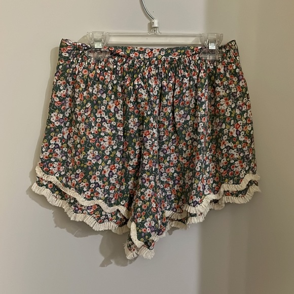 Floral shorts - Picture 2 of 6